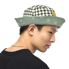 Reversible bucket hat