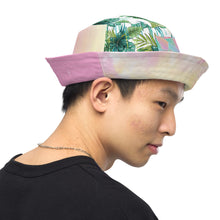 Reversible bucket hat